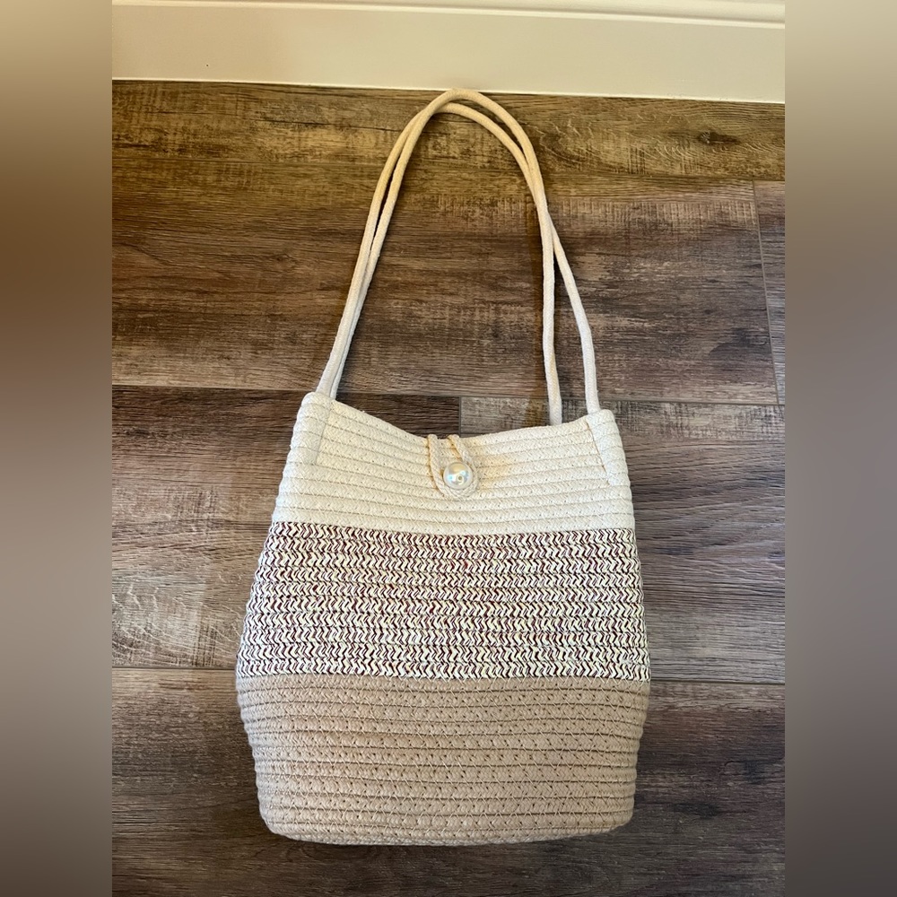 BEYA Rope/Jute Bucket Style Purse - Picture 9 of 9